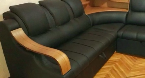 Перетяжка кожаного дивана. Карпинск